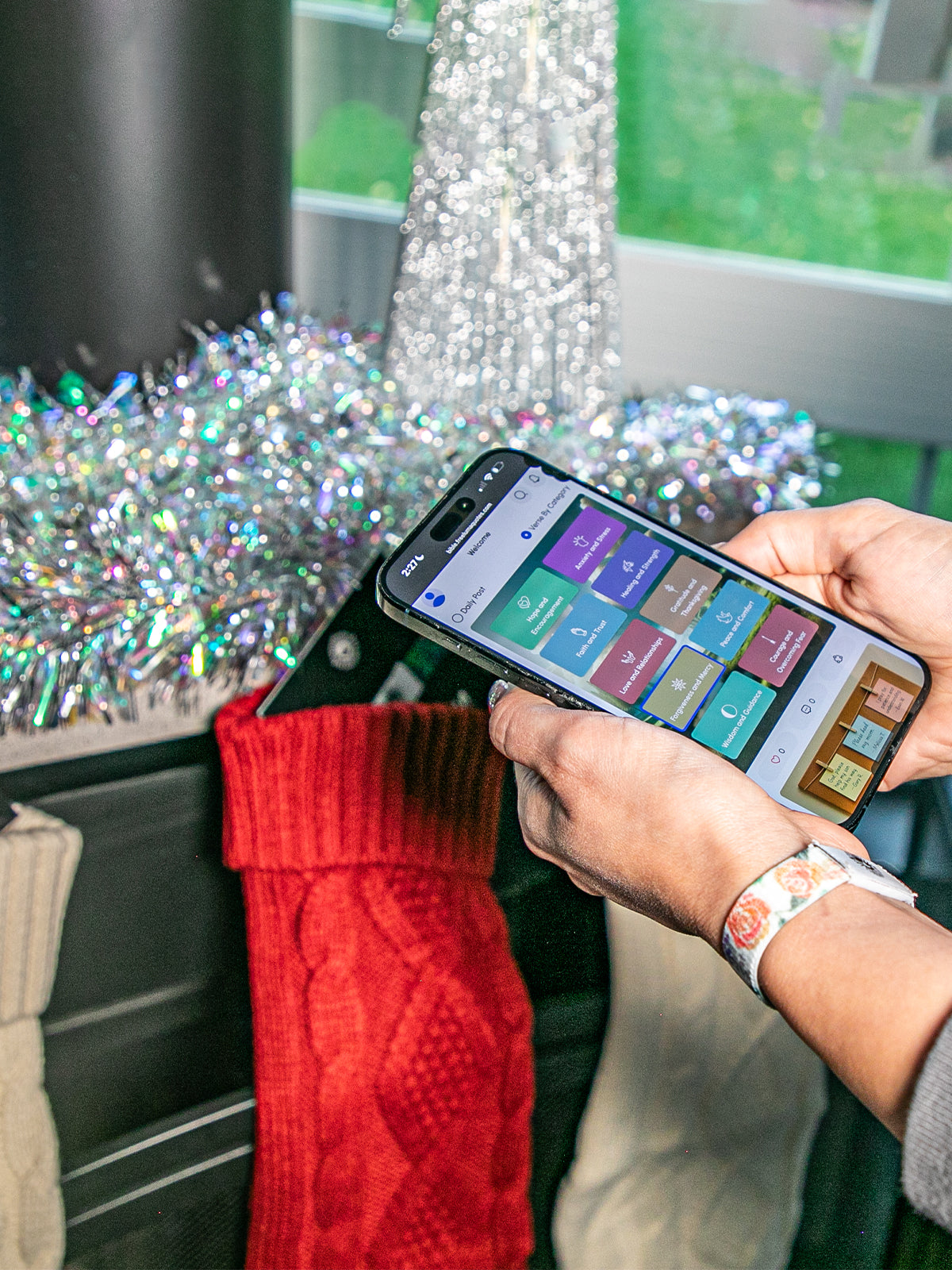 Free Luma Hero Background (Mobile)